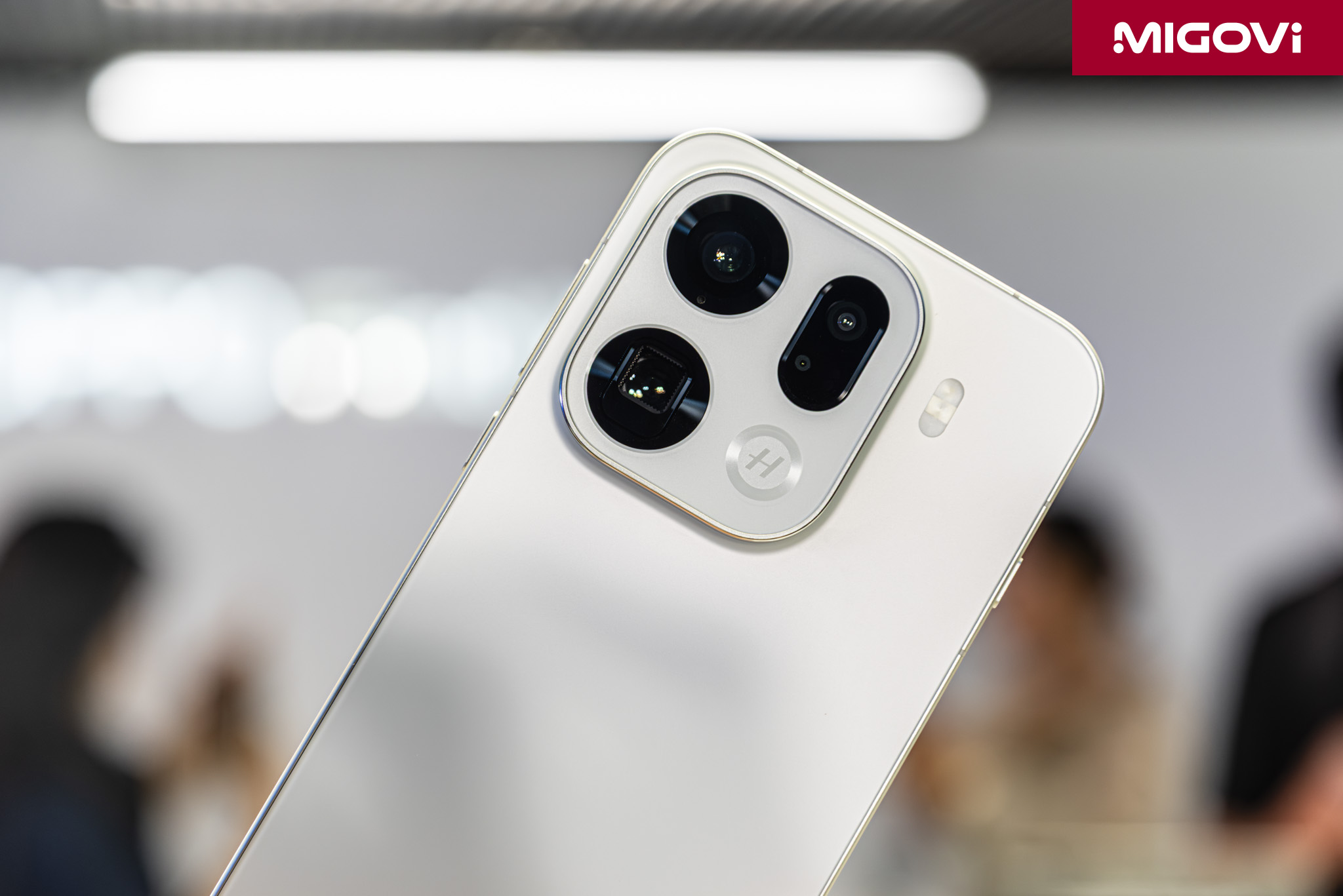oppo-find-x9-pro-gia-22990000-migovi