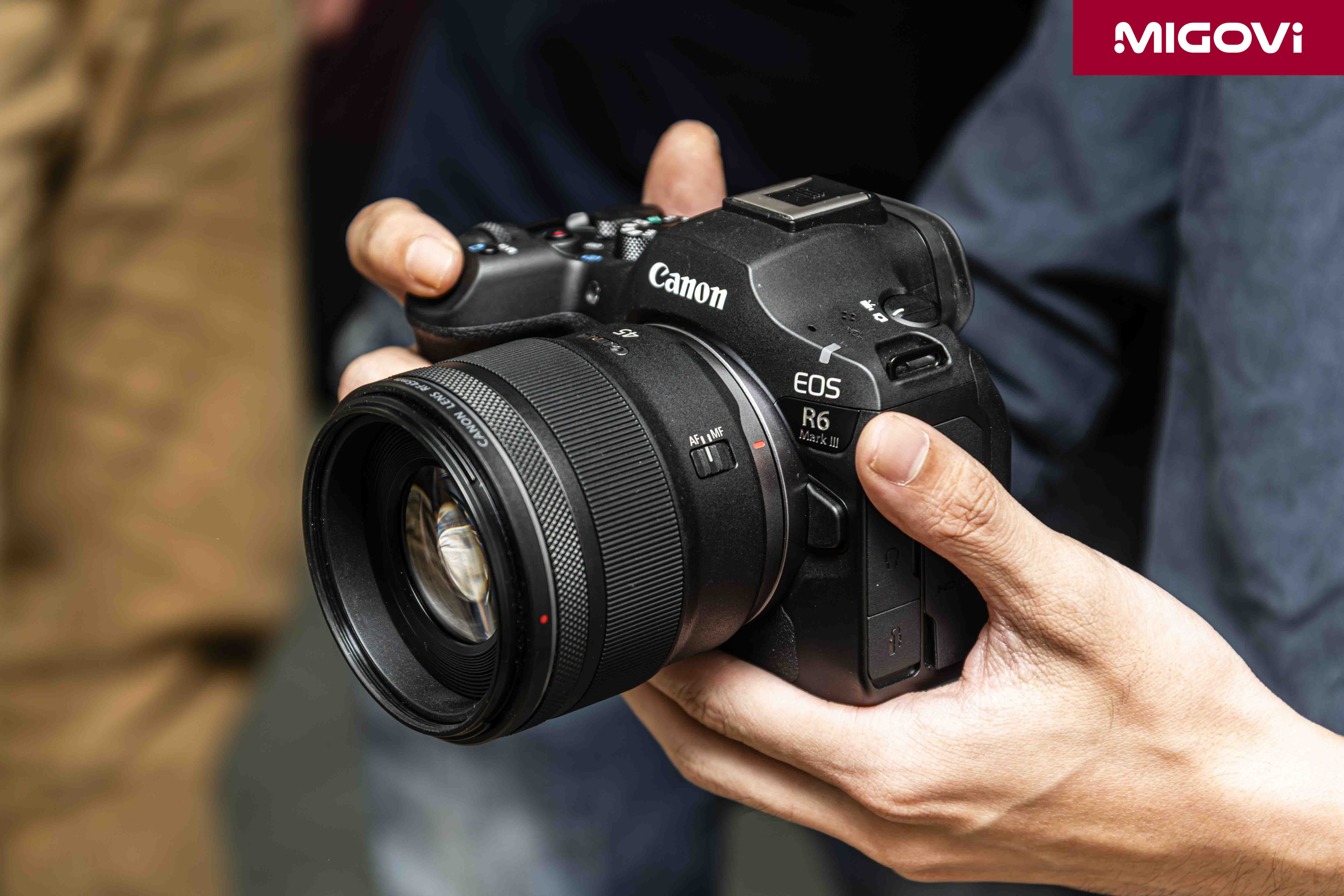 canon-eos-r6-mark-iii-gia-71830000-migovi