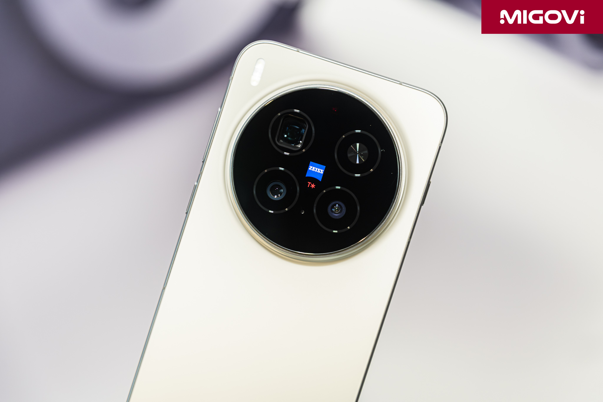 vivo-x300-pro-gia-23990000-migovi