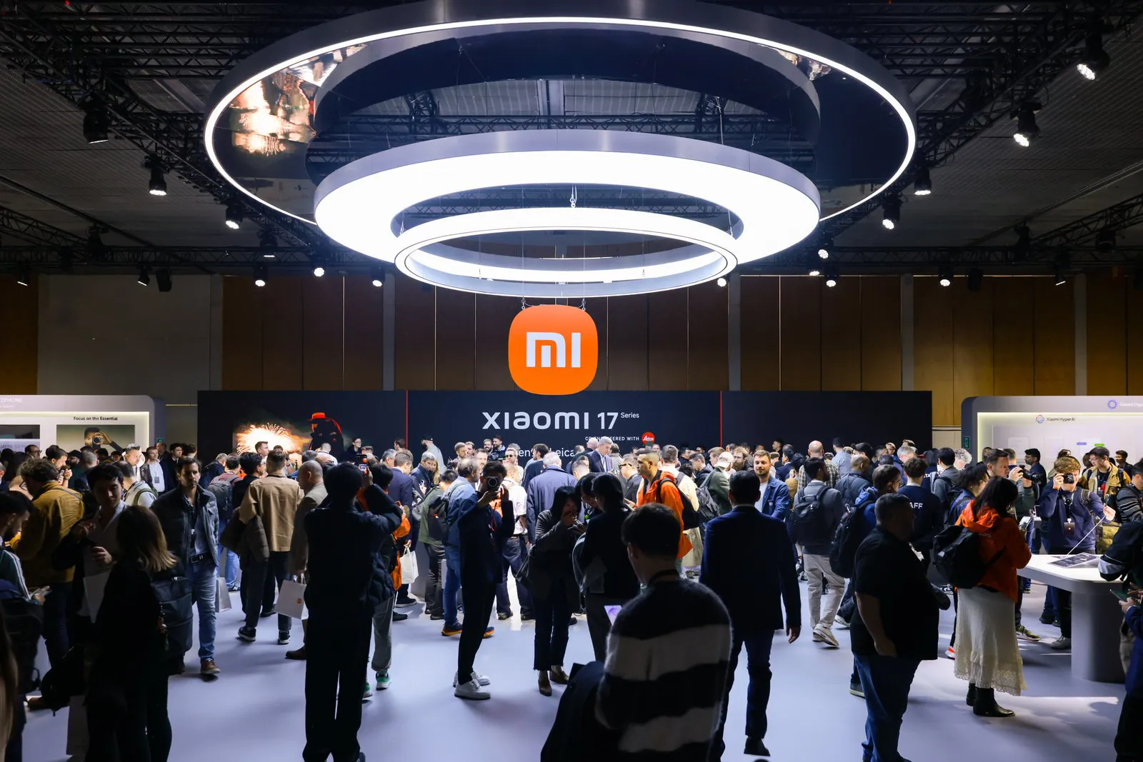 The Gioi Di Dong Xiaomi 17 Series Mwc 2026
