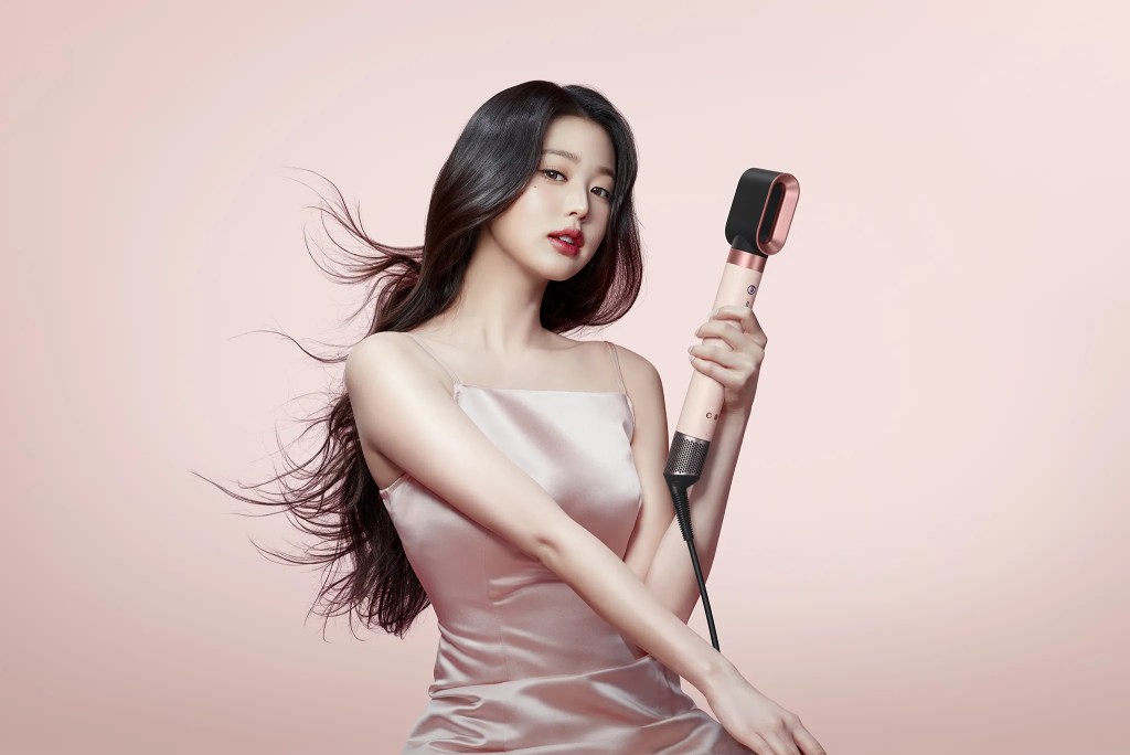 Featured Dyson Jang Won Young Ive Airwrap Co Anda2x Fast Dryer