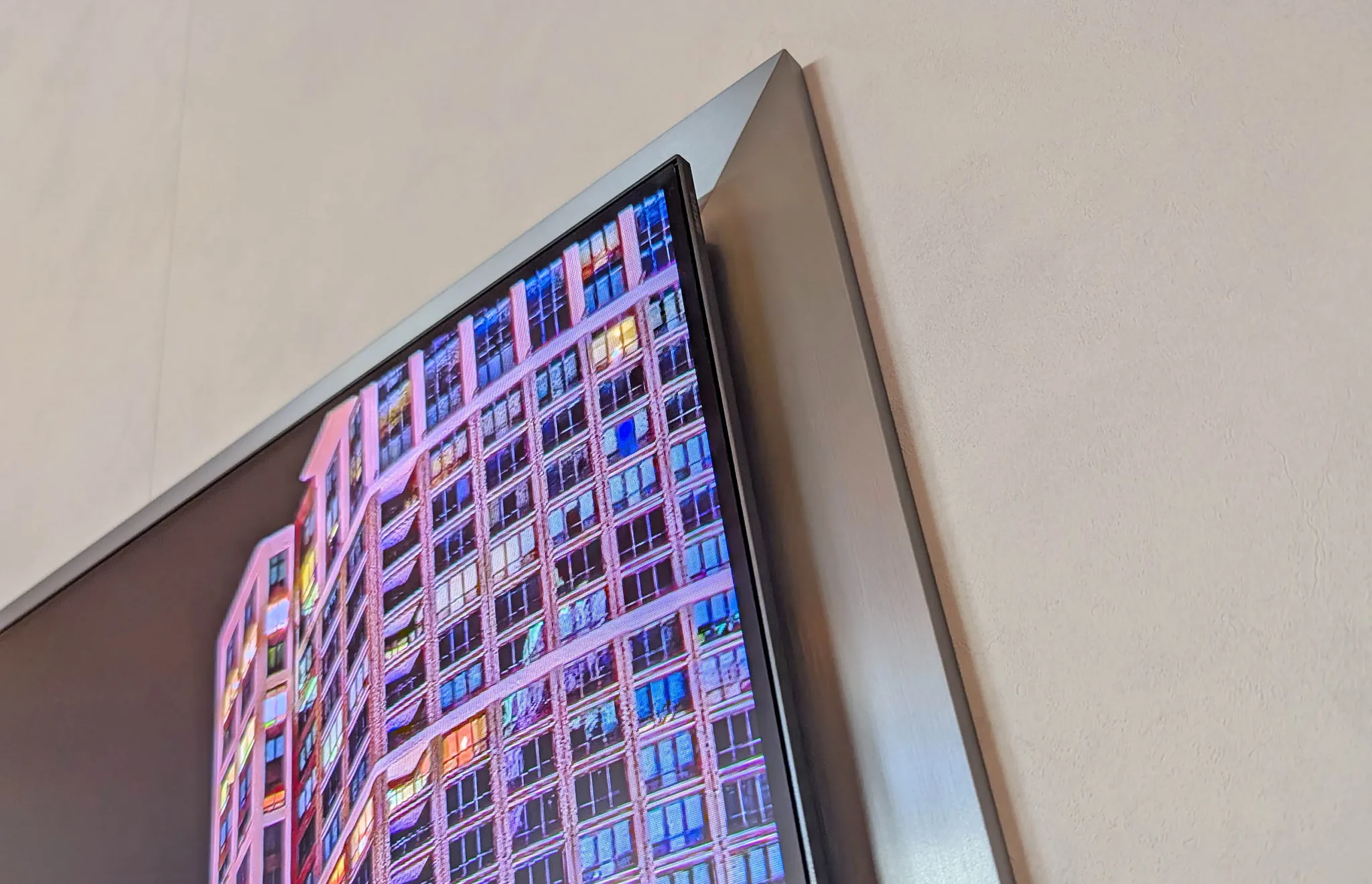 Oled Samsung S95h Red Dot 2026 Corner