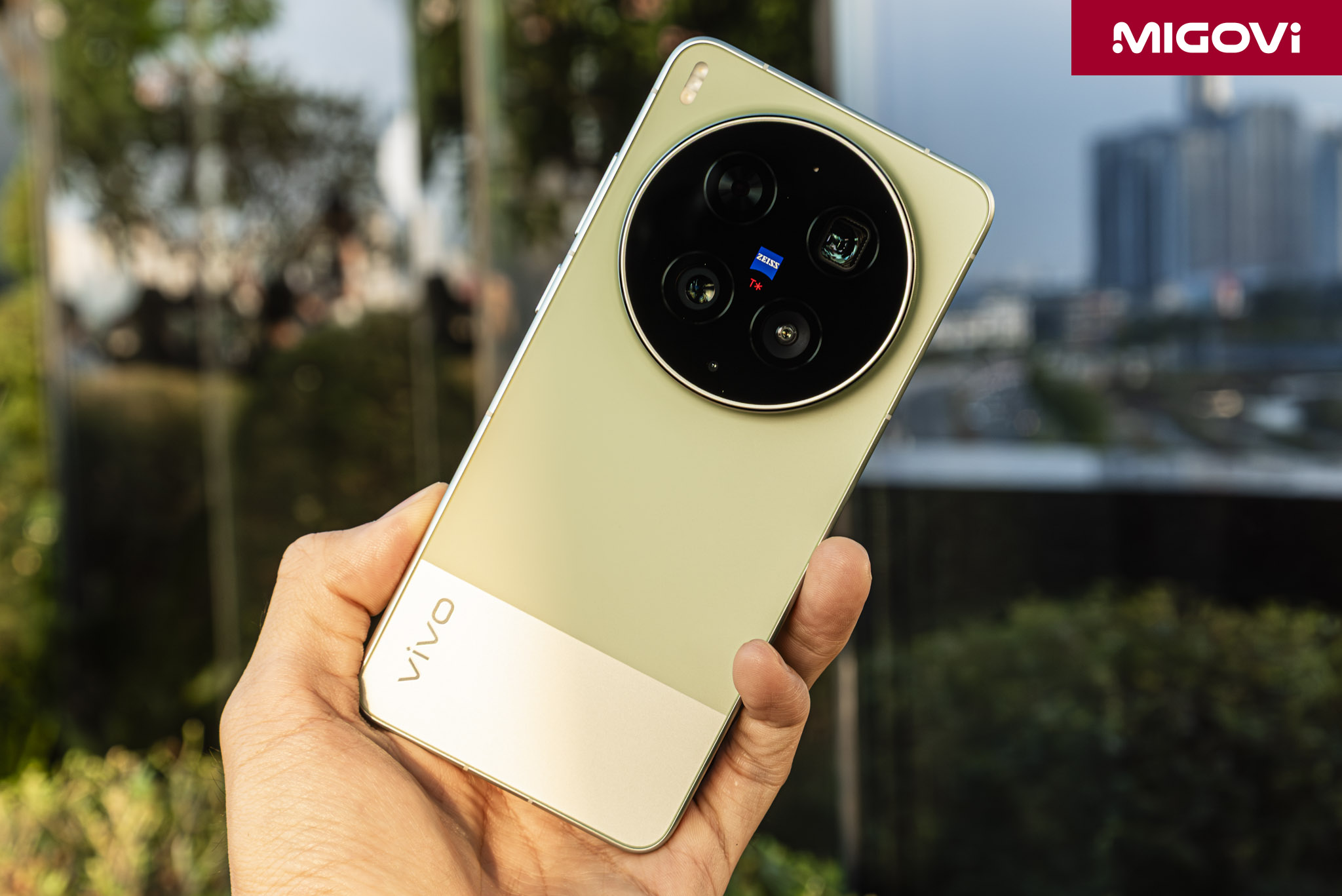 Vivo X300 Ultra Gia 49990000 Migovi 1