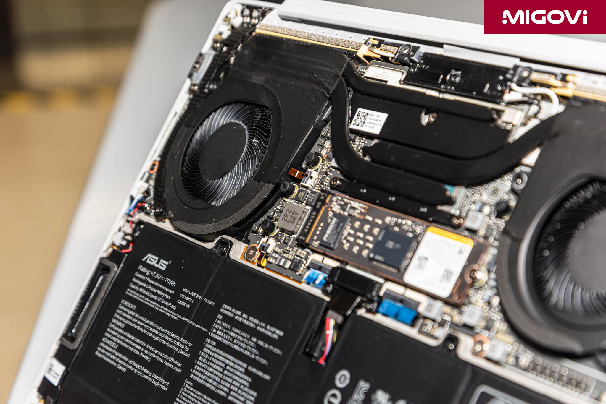 Asus Expertbook Ultra Gia 68000000 Migovi 8