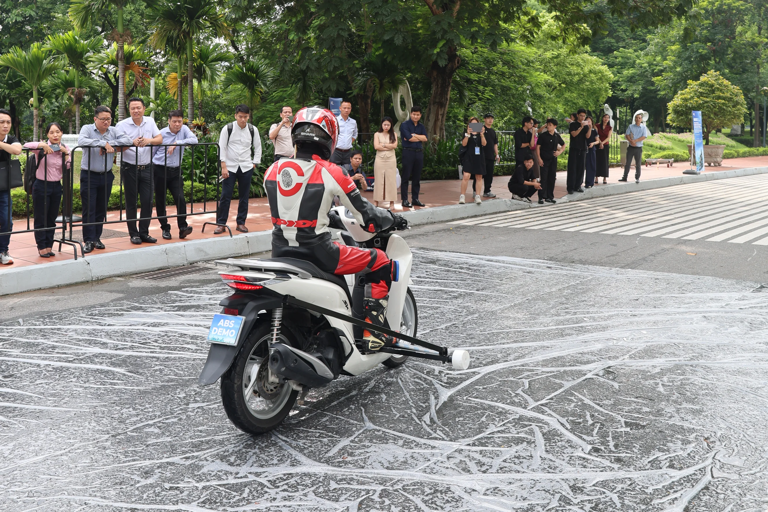 Thang Abs Xe May Giam 29 Tai Nan Giao Thong 7
