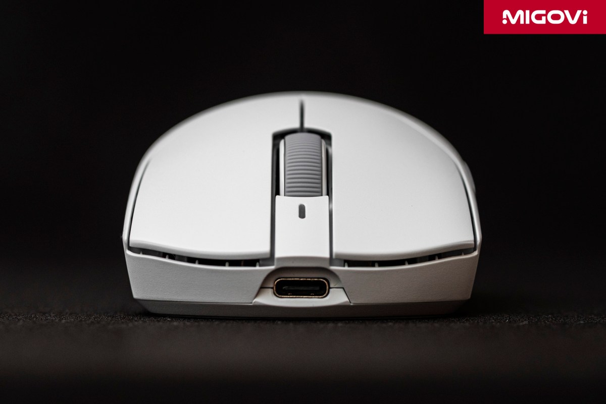 Corsair Sabre V3 Pro Purevector Ultralight Review Migovi 1