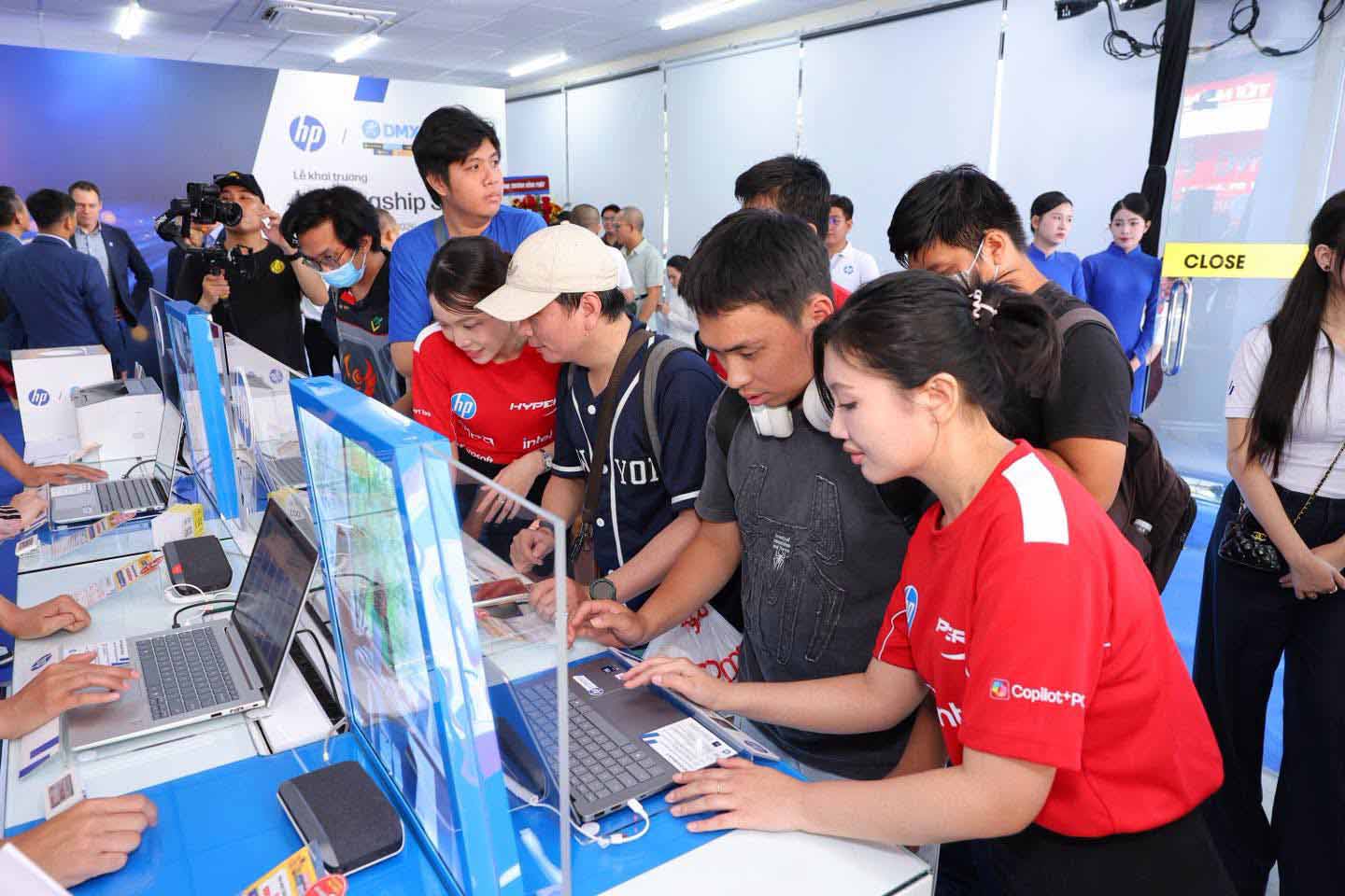 Hp Flagship Store Dmx Tgdd Ai Pc 1