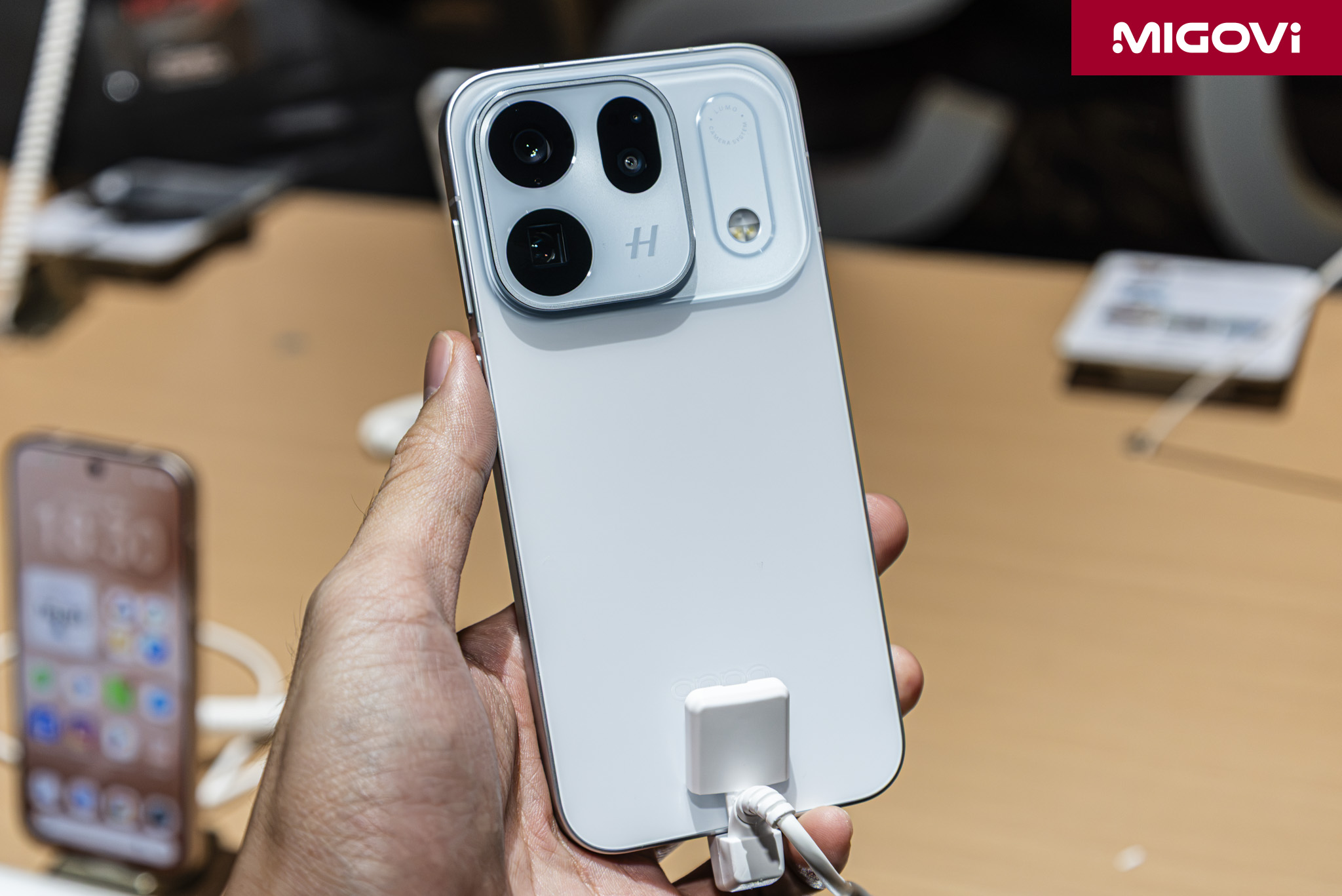 Oppo Find X10 Pro Max Gia 34990000 Migovi 4